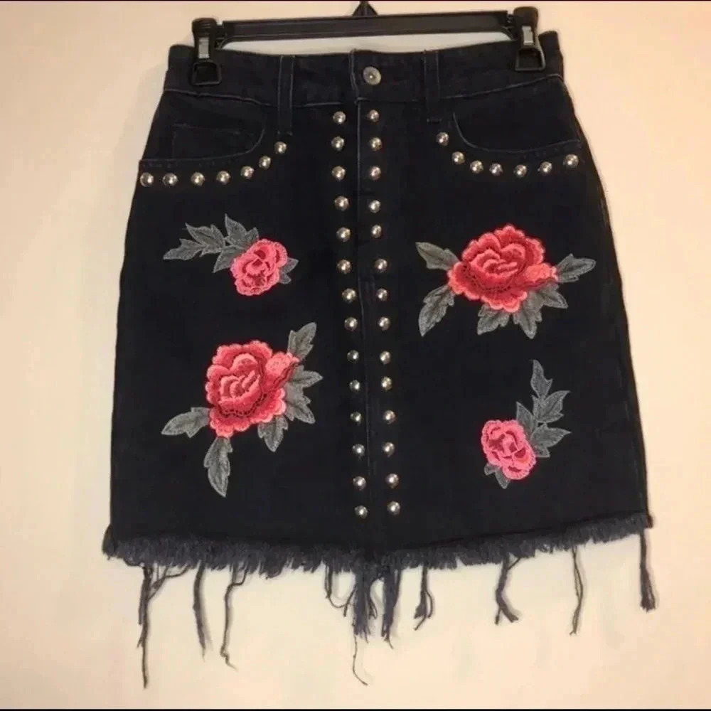 Carmar Black Mini Skirt with Red Rose Embroidery - Picture 2 of 7